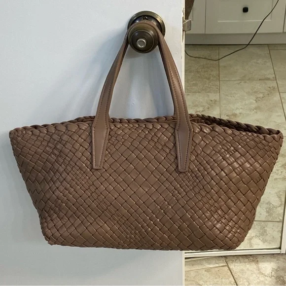 FALOR FIRENZE Italian Leather Woven Tote with Rosette - Picture 3 of 15